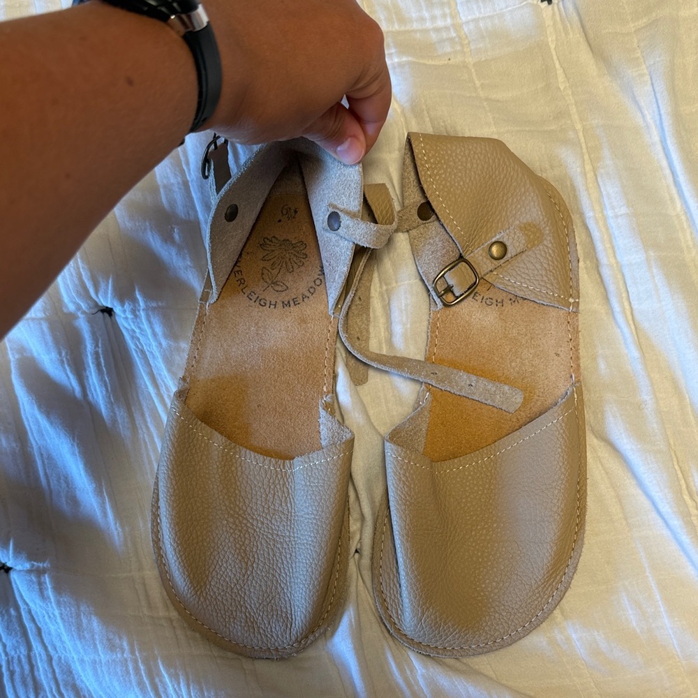 Tan Leather Women's Flats Barefoot Sandal  Everleigh Meadows